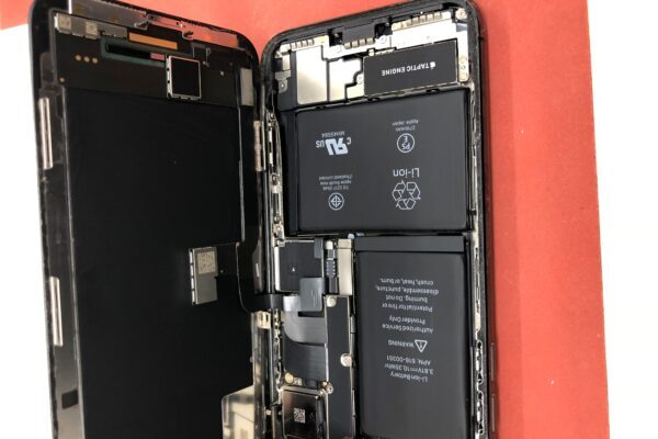 iphoneX修理　誤タッチが多い