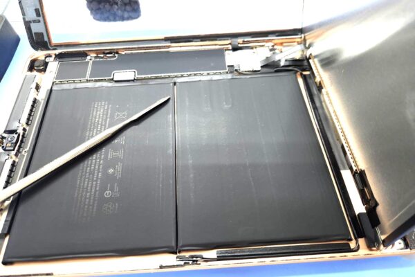 iPad6　ガラス割れ修理