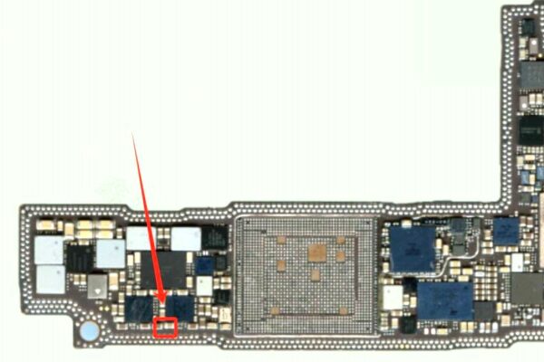 iPhone12mini　起動不良　コンデンサー交換