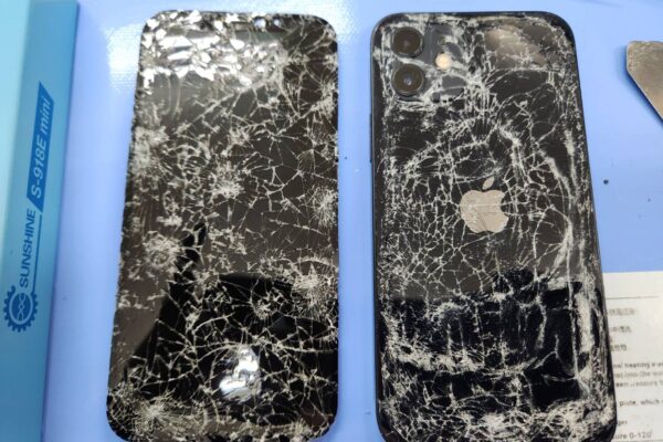 iPhone12　車に踏まれて起動不良　データ復旧