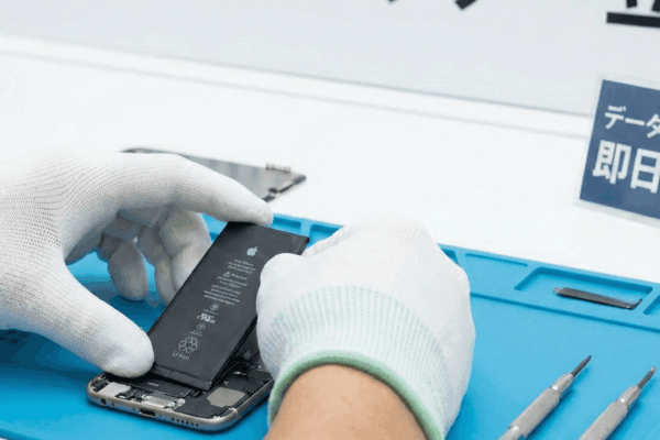 iPhoneの充電が持たない！データそのまま即日バッテリー交換｜iPhoneドクター立川店